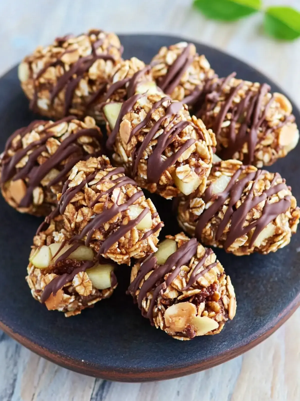 Chocolate-Peanut Butter Granola Apple Bites for Easy Snacking 3 Chocolate-Peanut Butter Granola Apple Bites